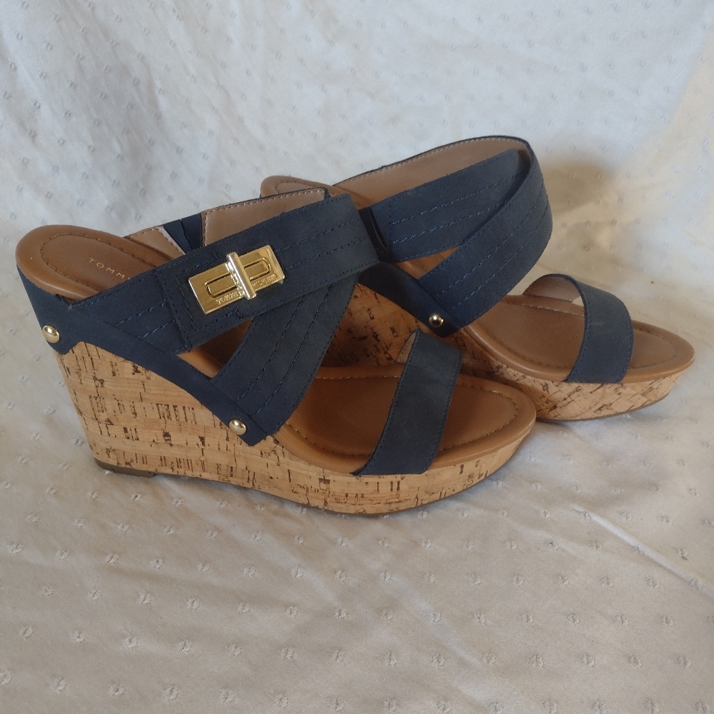 Tommy Hilfiger • Mili Cork Wedge Sandal In Navy With Gold Accents Sz 8.5